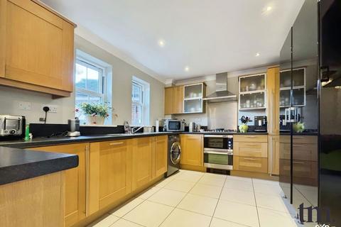 5 bedroom terraced house for sale, Peter Taylor Avenue, Braintree CM7