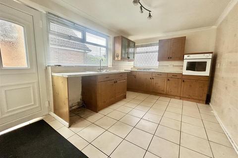 2 bedroom semi-detached bungalow for sale, Calvert Close, Kippax, Leeds