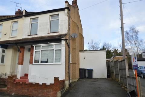 3 bedroom end of terrace house for sale, Woodman Road, Coulsdon CR5