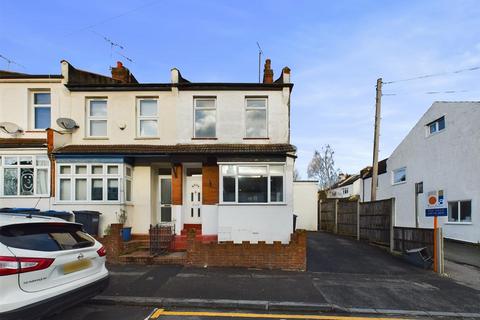 3 bedroom end of terrace house for sale, Woodman Road, Coulsdon CR5