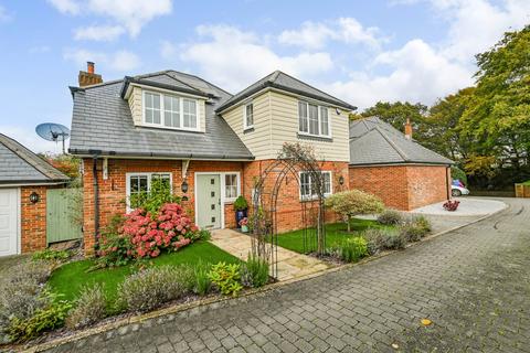 4 bedroom detached house for sale, Bern Hurst Close, Sellindge, Ashford, Kent, TN25