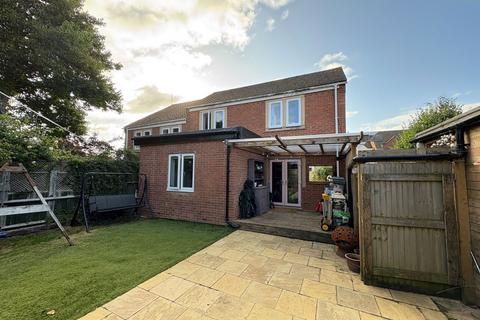 3 bedroom semi-detached house for sale, Miles Meadow, Newbold On Stour, Stratford-upon-avon, CV37 8UW