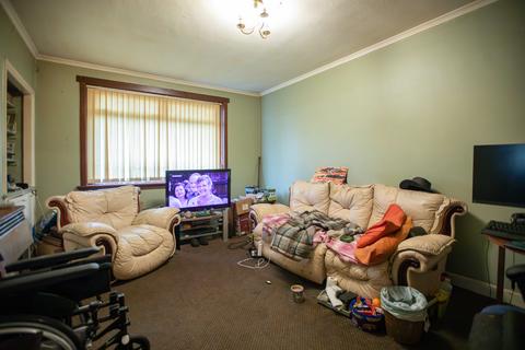 2 bedroom flat for sale, Cardross Crescent, Broxburn EH52