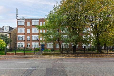 3 bedroom flat for sale, Fairlop Road, Upper Leytonstone, London, E11