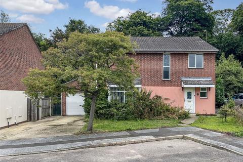24 Briar Close, Lowestoft, NR32 4SU