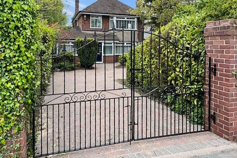 3 bedroom detached house to rent, Clifton Road, Higher Runcorn