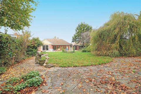 2 bedroom detached bungalow for sale, Haselfoot Road, Boreham, Chelmsford