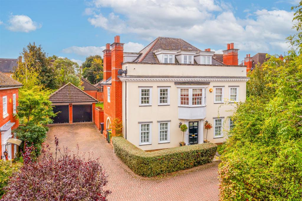 Wood Avenue, Hockley SS5 5 bed detached house - £850,000