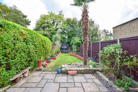 3 bedroom detached house to rent, Pelton Avenue, Sutton SM2