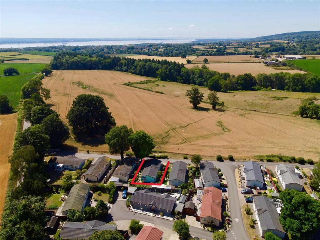clanna-country-park-lydney-gl15-3-bed-park-home-for-sale-176-000