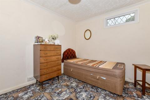 12 Oxleas Close, Welling, DA16 2SU
