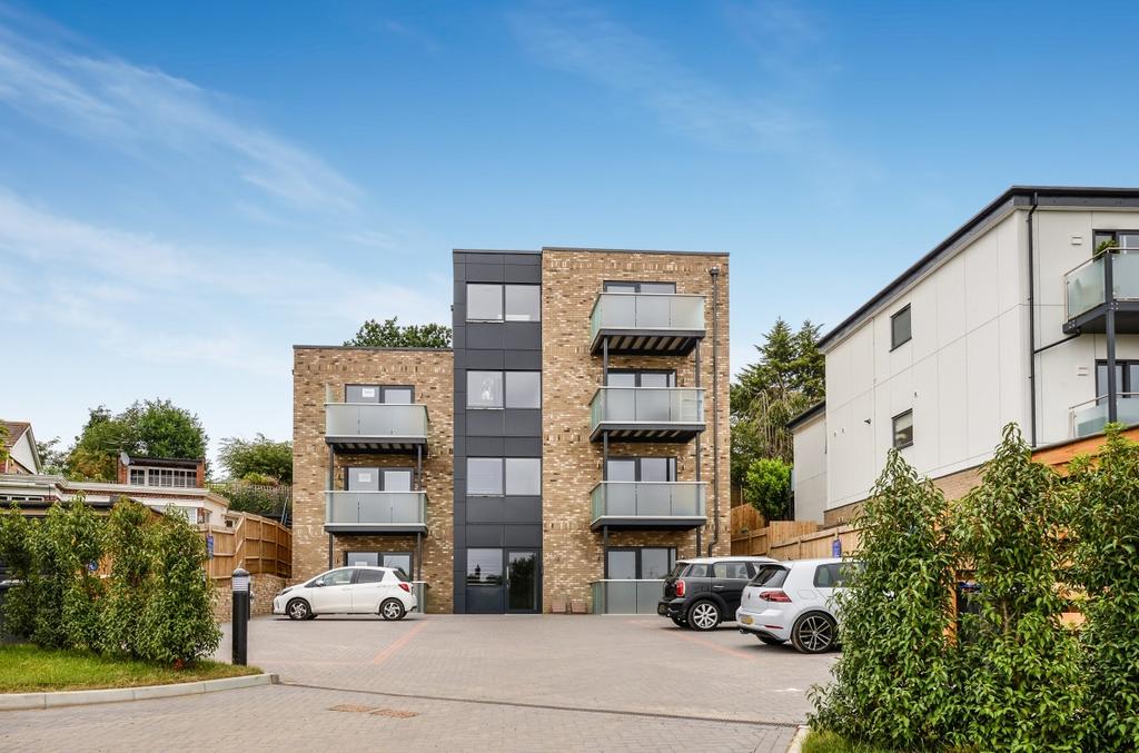 Hillbrow Road Bromley BR1 1 bed flat to rent £1,600 pcm (£369 pw)