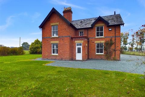 3 bedroom semi-detached house to rent, Llanfechain