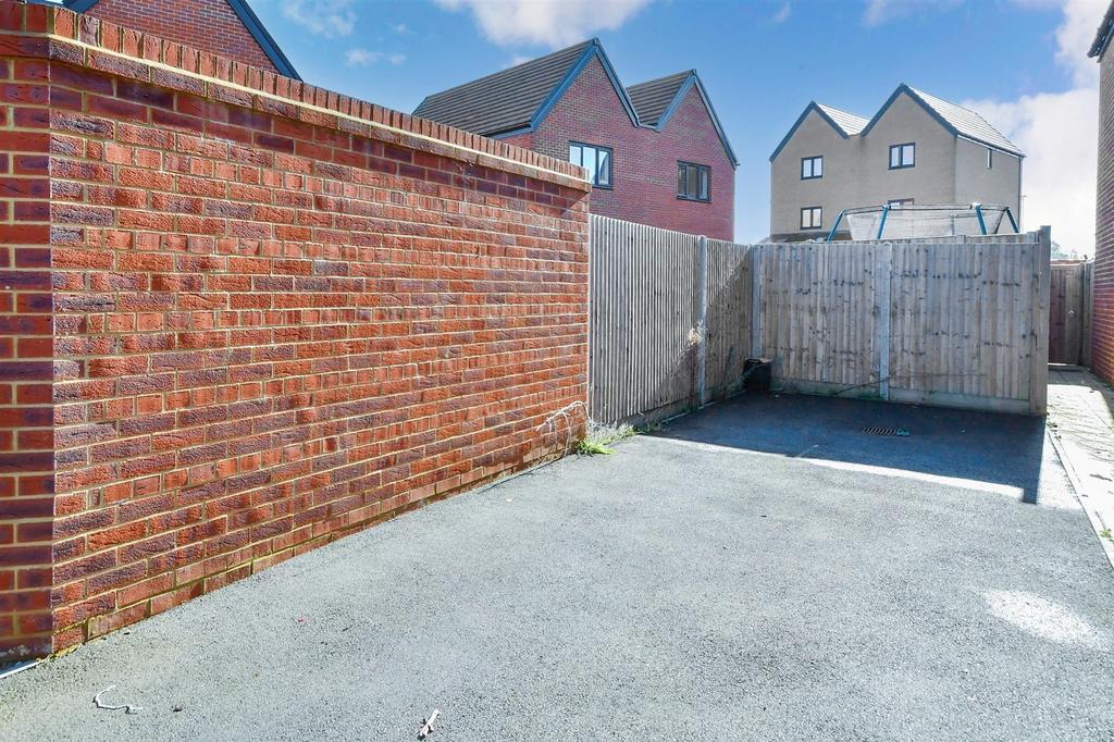 Driveway/Parking
