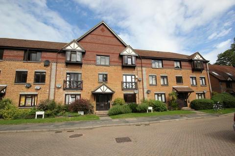 2 bedroom apartment to rent, Dorchester Court, Woking GU22