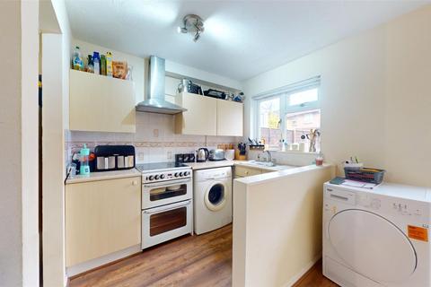 2 bedroom terraced house to rent, Goodhew Road, Croydon, CR0