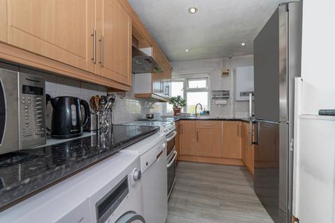 2 bedroom flat for sale, Bramble Close, Croydon