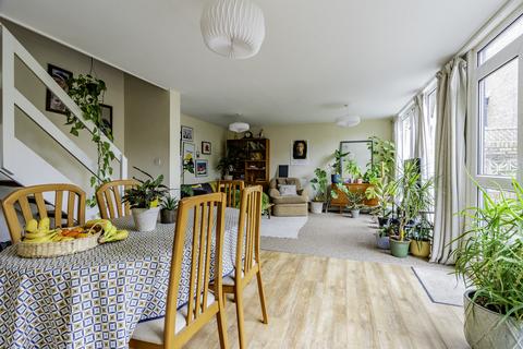 73 High Kingsdown, Bristol, BS2 8EP