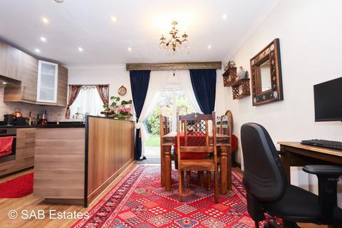 3 bedroom semi-detached house for sale, Adrienne Avenue, Southall, UB1