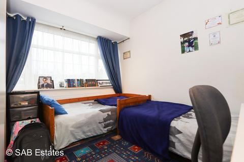 41 Adrienne Avenue, Southall, UB1 2QW