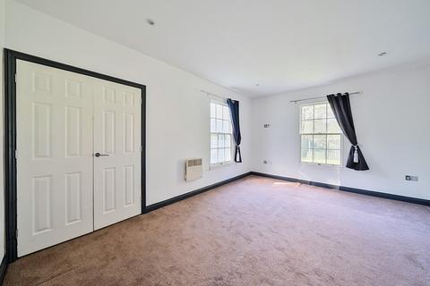 4 bedroom detached house to rent, Pachesham Park, Leatherhead, Surrey, KT22