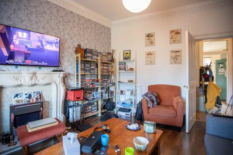 4 bedroom flat for sale, Wellmeadow Street, Paisley PA1