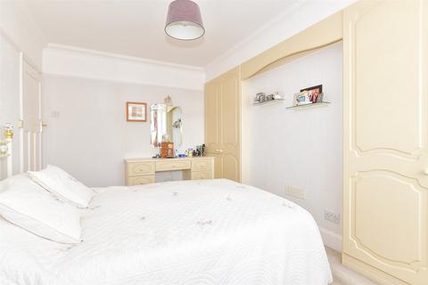 13 Marina Drive, Welling, DA16 3QY