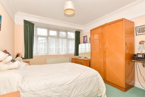 13 Marina Drive, Welling, DA16 3QY