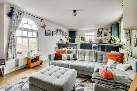 2 bedroom maisonette for sale, High Street, Lewes