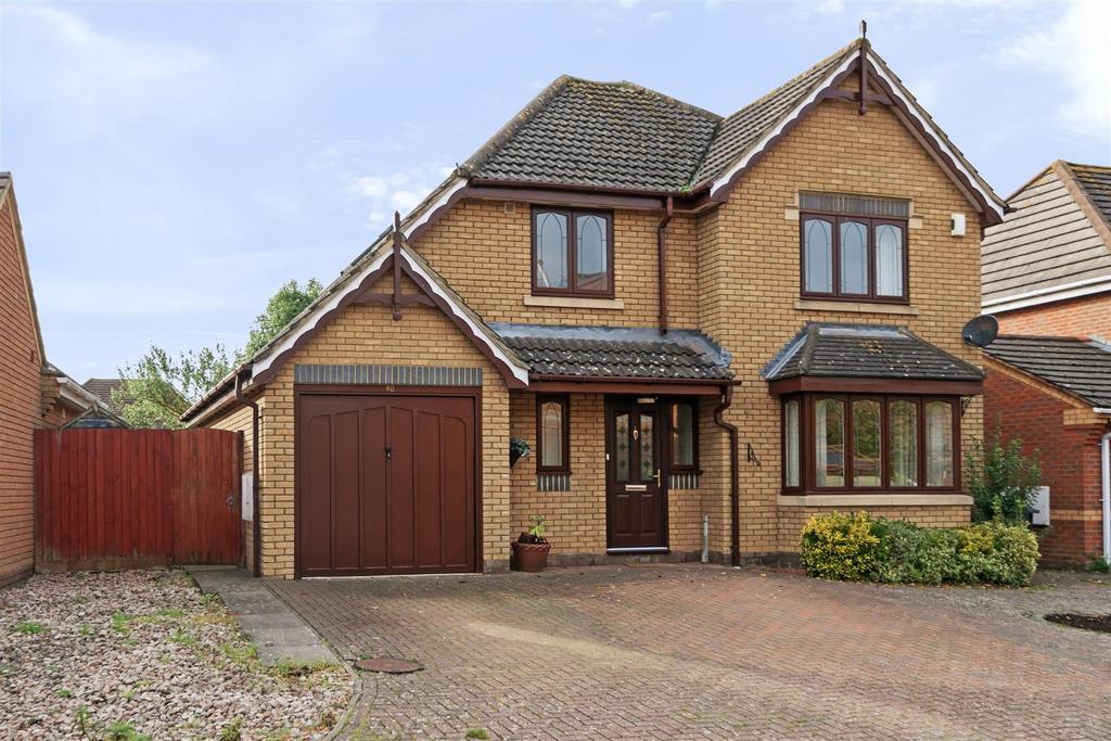 Eagle Gardens, Bedford 4 bed detached house for sale £500,000