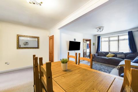 228 Romford Road, Aveley, South Ockendon, RM15 4PH