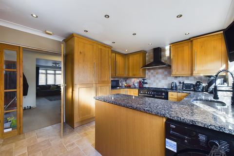 228 Romford Road, Aveley, South Ockendon, RM15 4PH