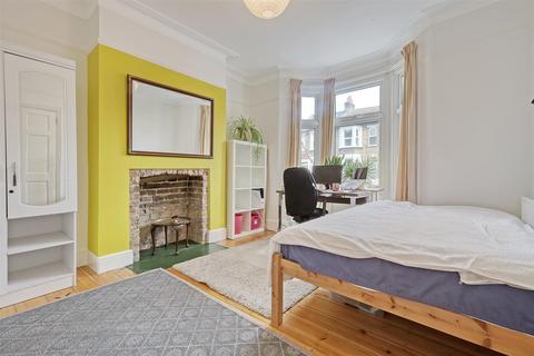 127 Manor Road, Leyton, London, E10 7HW