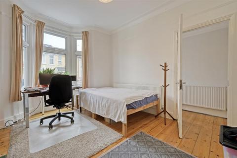 127 Manor Road, Leyton, London, E10 7HW