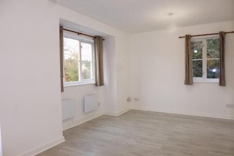 2 bedroom flat to rent, Gisburne Way, North Watford, Watford, WD24