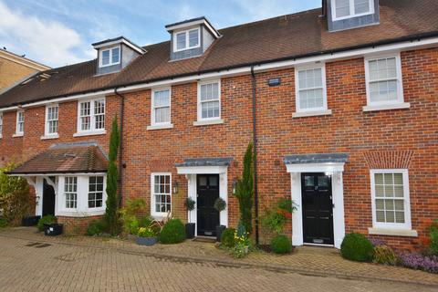 9 Blue Dragon Yard, Beaconsfield, HP9 1GW