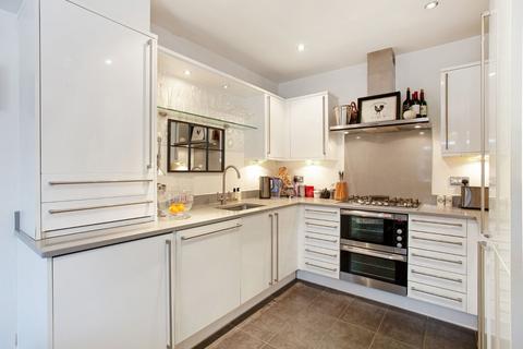 9 Blue Dragon Yard, Beaconsfield, HP9 1GW
