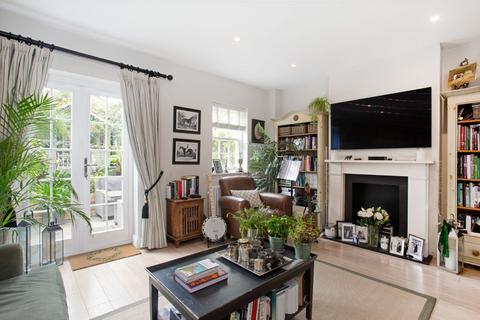 9 Blue Dragon Yard, Beaconsfield, HP9 1GW