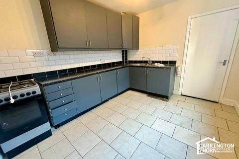 3 bedroom end of terrace house to rent, Davidson Road, Croydon, Surrey