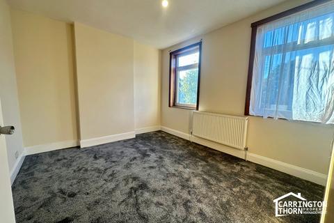 3 bedroom end of terrace house to rent, Davidson Road, Croydon, Surrey