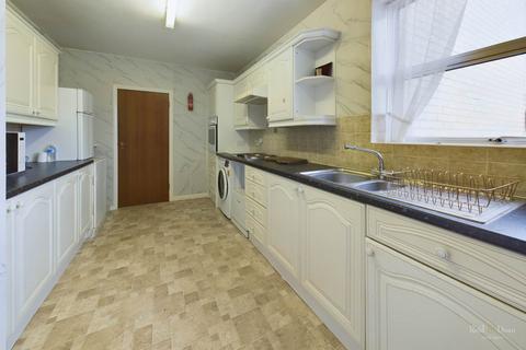 2 bedroom flat for sale, Grand Parade, Eastbourne