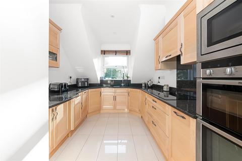 2 bedroom apartment for sale, 66 Stanstead Road, Caterham CR3