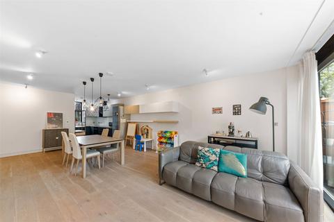 3 bedroom end of terrace house for sale, Imperial Road, London, N22