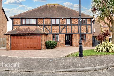 6 bedroom detached house for sale, Stanley Avenue, Sheerness