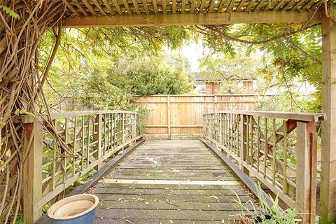 69 Medcalf Road, Enfield, EN3 6HJ
