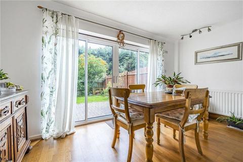 3 bedroom terraced house for sale, Acacia Close, Stanmore, HA7