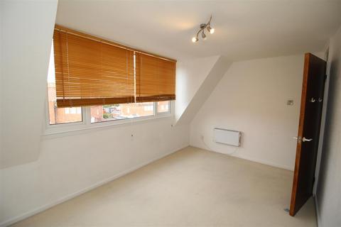 4 bedroom terraced house to rent, Skinner Street, Poole