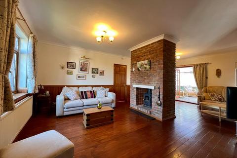 4 bedroom chalet for sale, Kingsford Street, Mersham