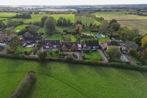 4 bedroom bungalow for sale, Chain free bungalow in Mersham