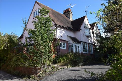 4 bedroom semi-detached house for sale, Farnborough Road, Hampshire GU14